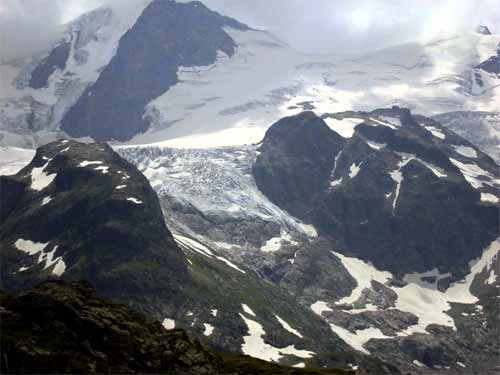 Ledenjaci i planine područja Jungfrau, Švicarska.